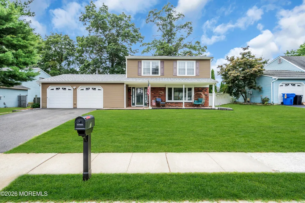 7 Moss Haven Way Howell, NJ 07731