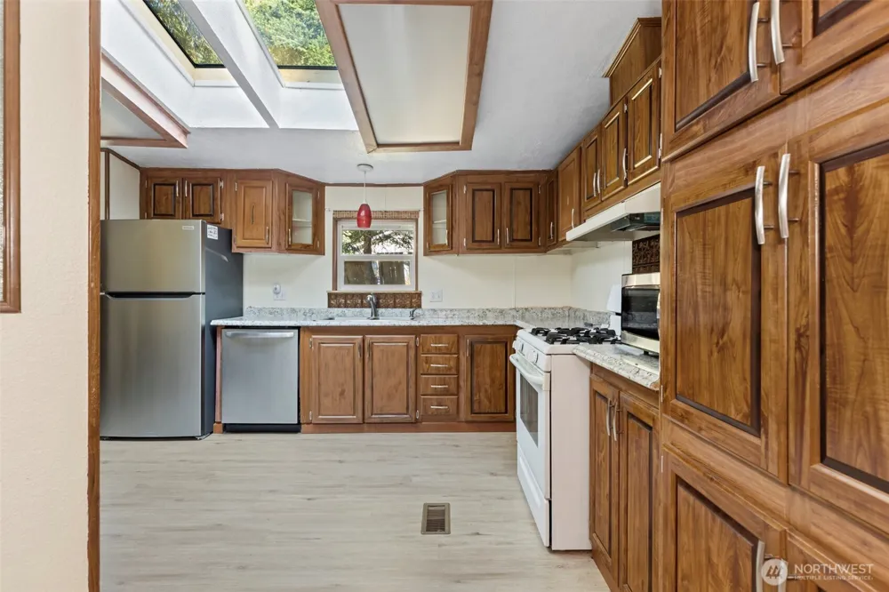 19116 21st Street SW Lakebay, WA 98349