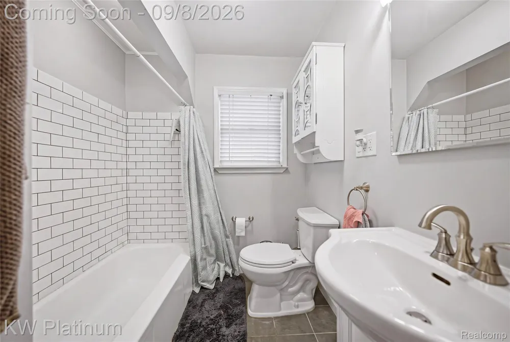 116 S Custer Avenue Clawson City, MI 48017