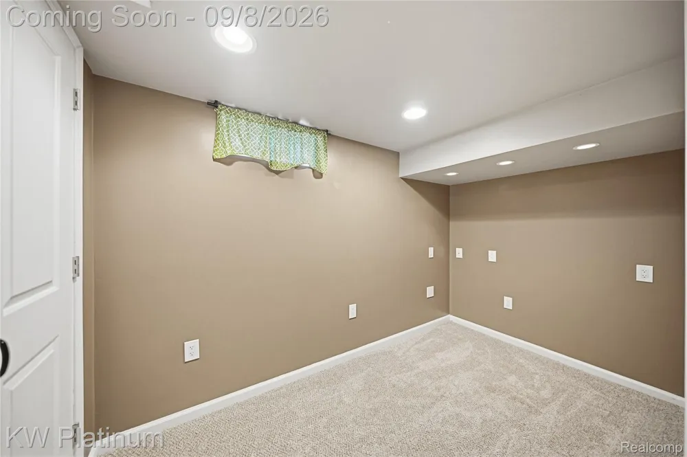116 S Custer Avenue Clawson City, MI 48017