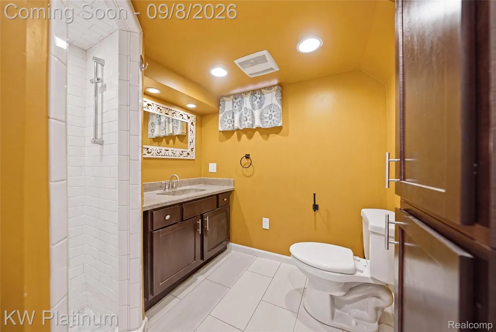116 S Custer Avenue Clawson City, MI 48017