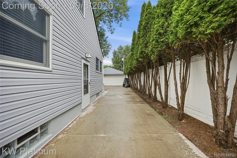 116 S Custer Avenue Clawson City, MI 48017
