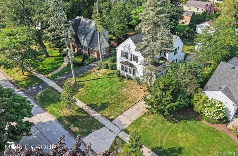 208 Larchlea Drive