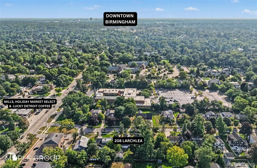 208 Larchlea Drive Birmingham City, MI 48009