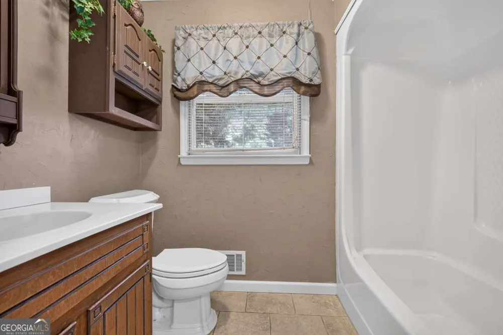 160 Apalachee Churc RD Auburn, GA 30011