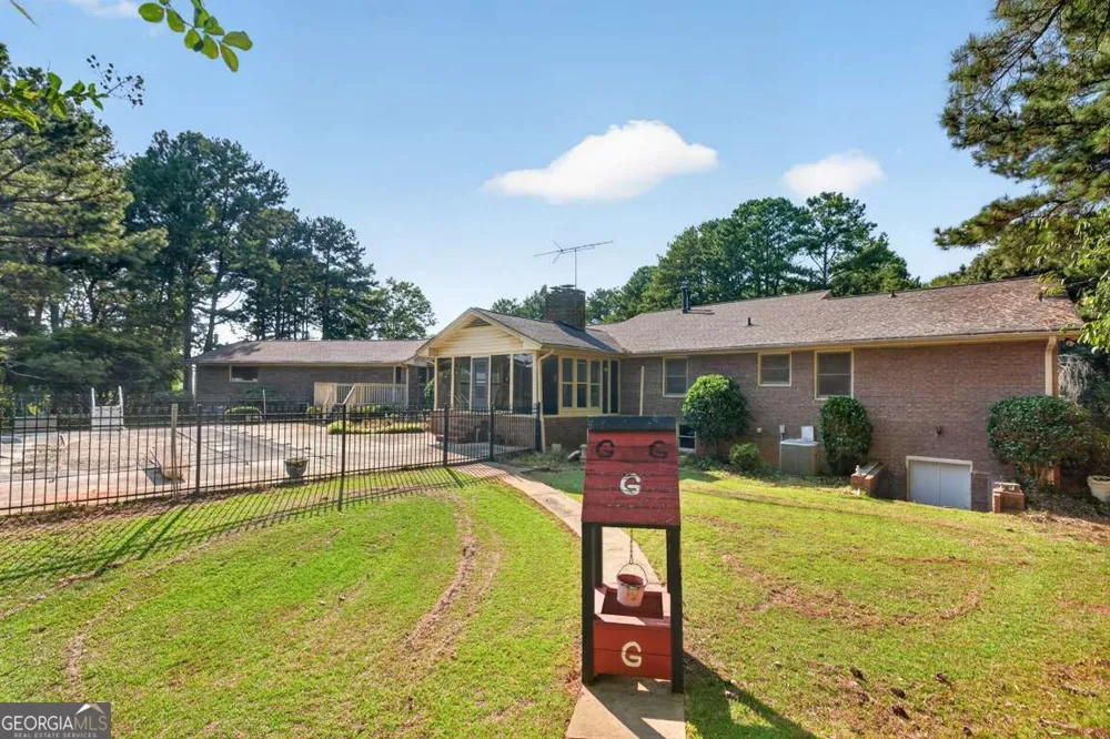 160 Apalachee Churc RD Auburn, GA 30011