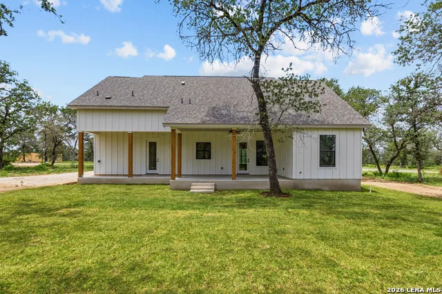 3515 County Road 676 Devine, TX 78016