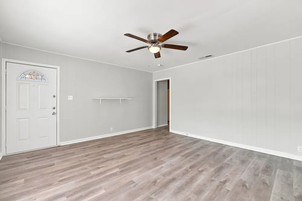 904 Bales Street Cleburne, TX 76033