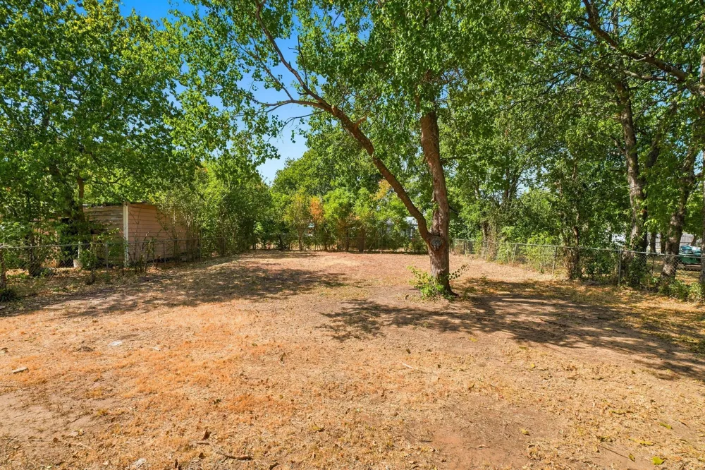 904 Bales Street Cleburne, TX 76033