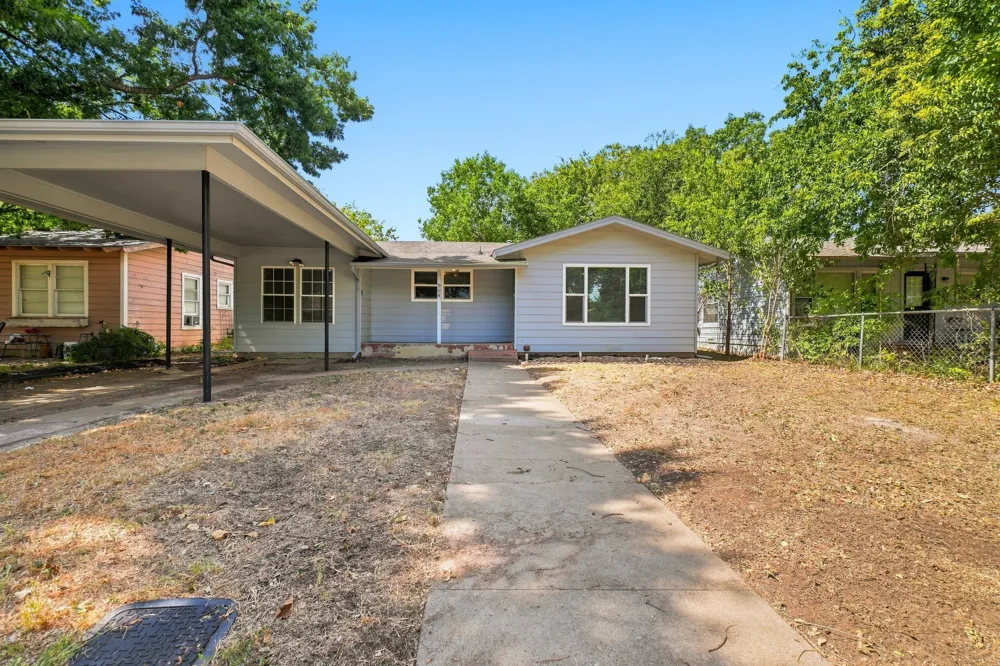 904 Bales Street Cleburne, TX 76033