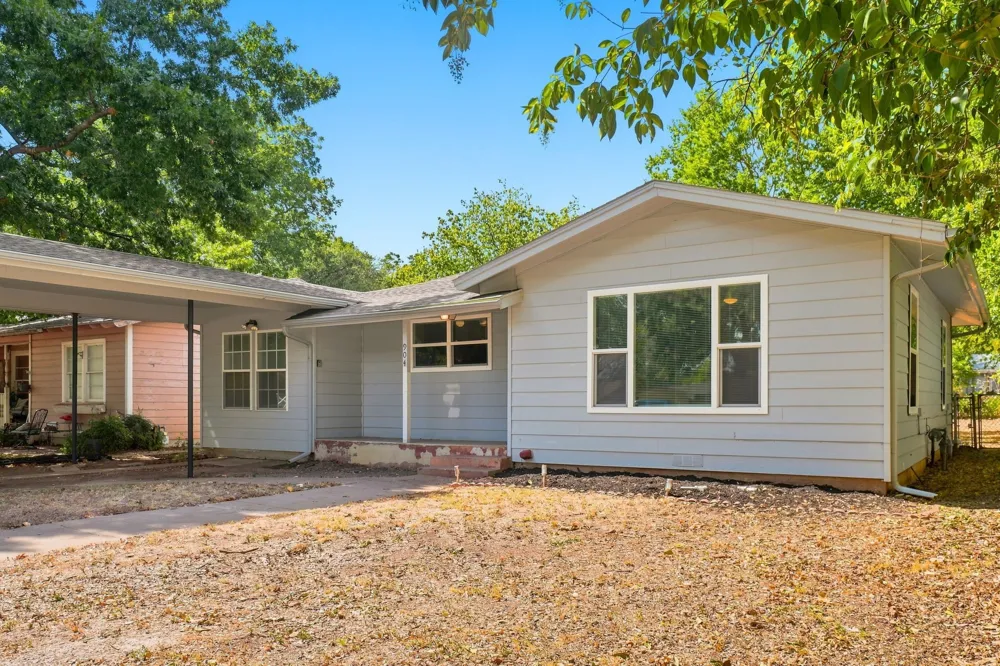 904 Bales Street Cleburne, TX 76033