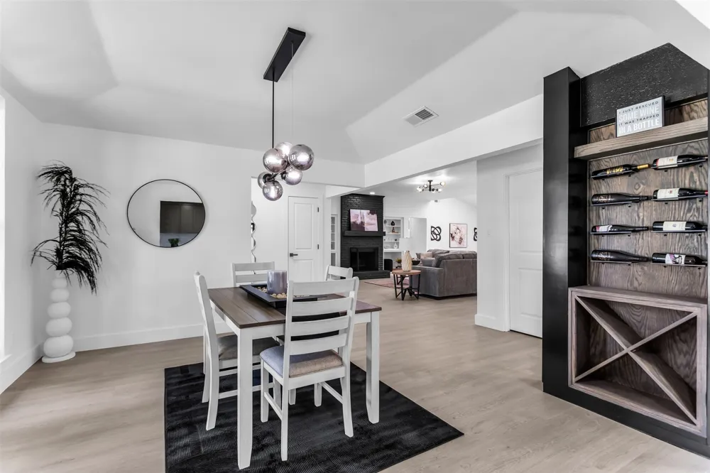 16801 Thomas Chapel Drive Dallas, TX 75248