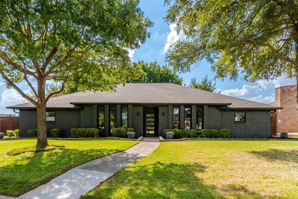 16801 Thomas Chapel Drive Dallas, TX 75248
