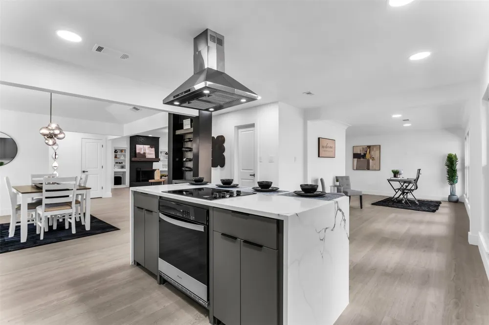 16801 Thomas Chapel Drive Dallas, TX 75248