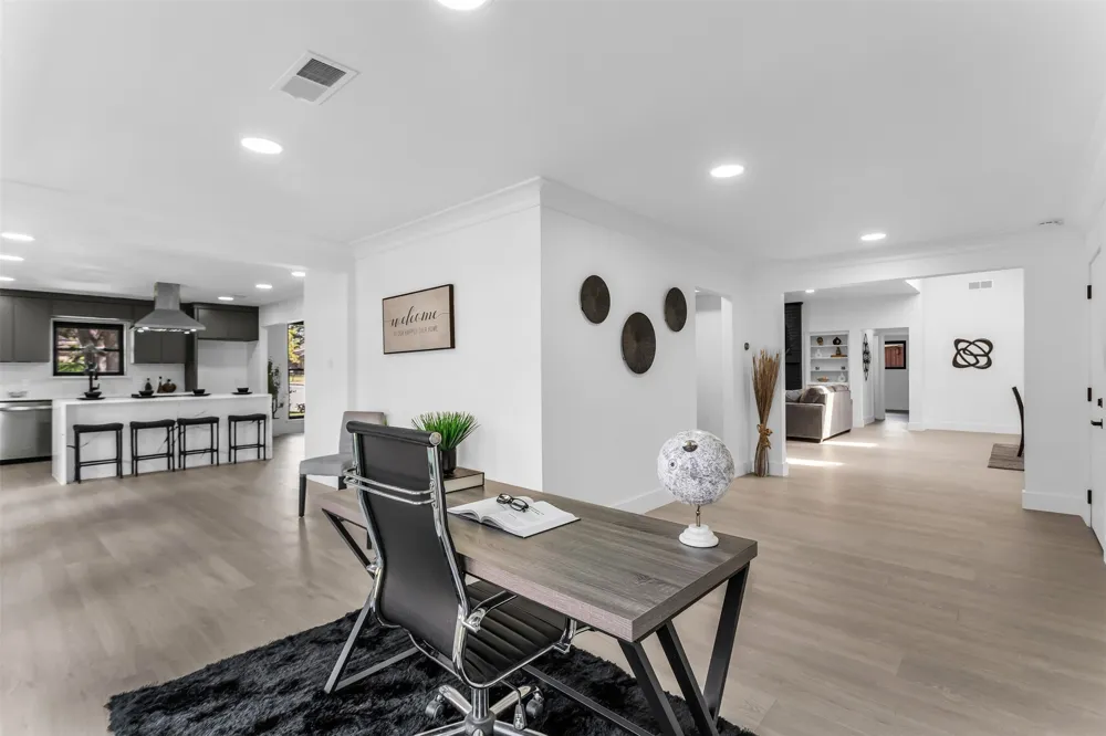 16801 Thomas Chapel Drive Dallas, TX 75248