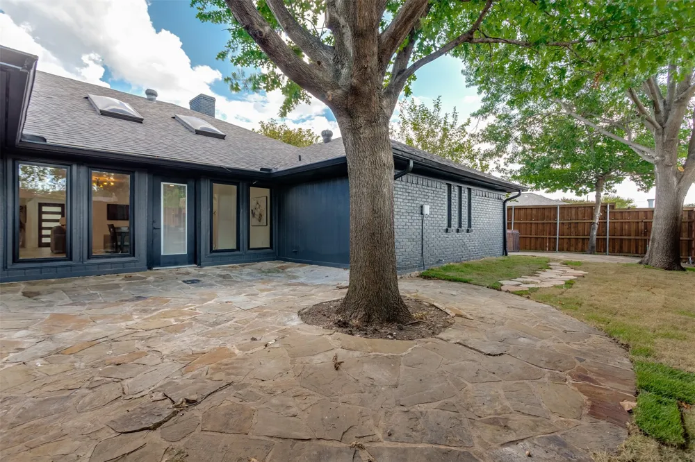 16801 Thomas Chapel Drive Dallas, TX 75248