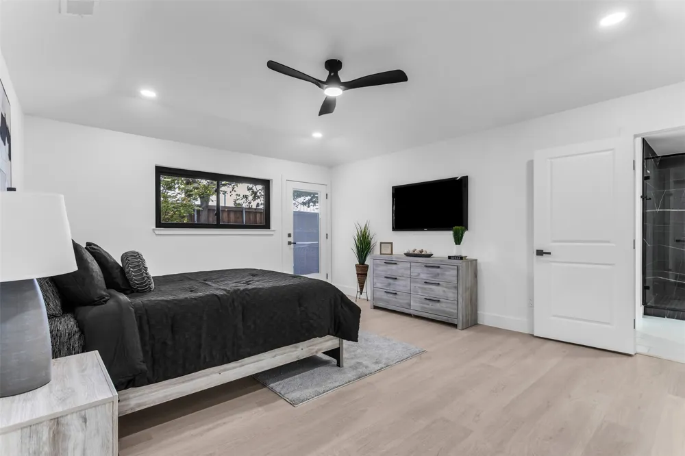 16801 Thomas Chapel Drive Dallas, TX 75248