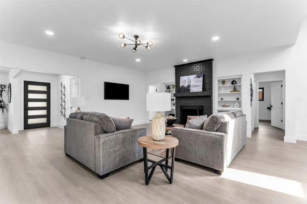 16801 Thomas Chapel Drive Dallas, TX 75248