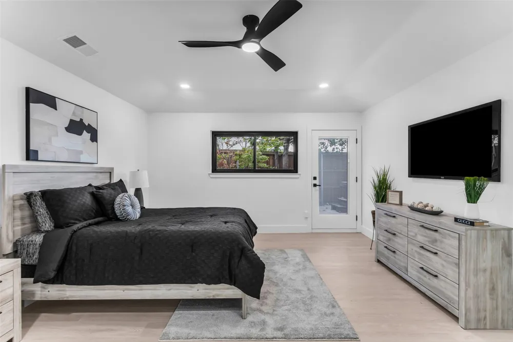 16801 Thomas Chapel Drive Dallas, TX 75248