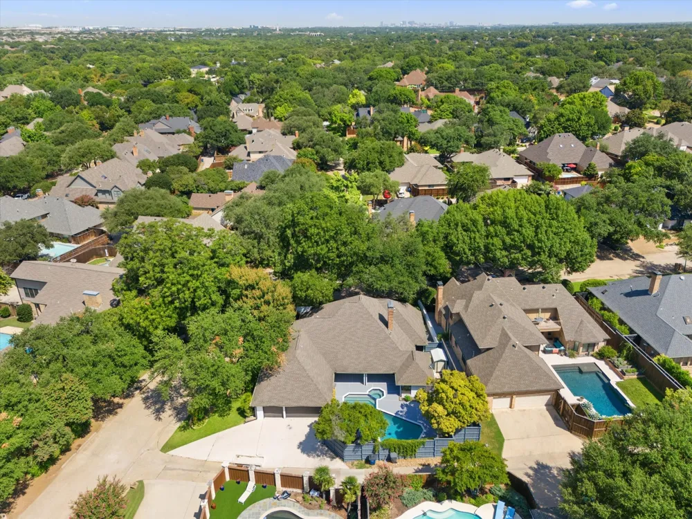 5602 Twin Brooks Drive Dallas, TX 75252