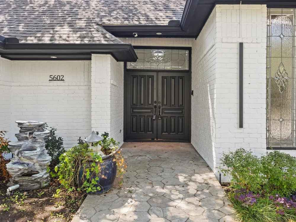 5602 Twin Brooks Drive Dallas, TX 75252