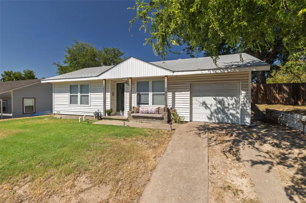 1209 Grace Street Weatherford, TX 76086