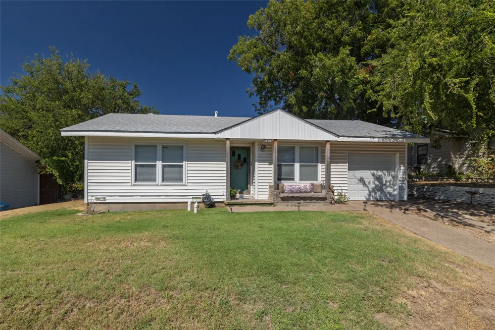 1209 Grace Street Weatherford, TX 76086
