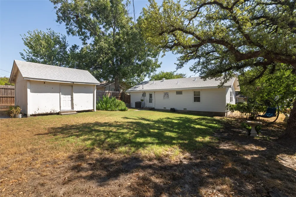 1209 Grace Street Weatherford, TX 76086