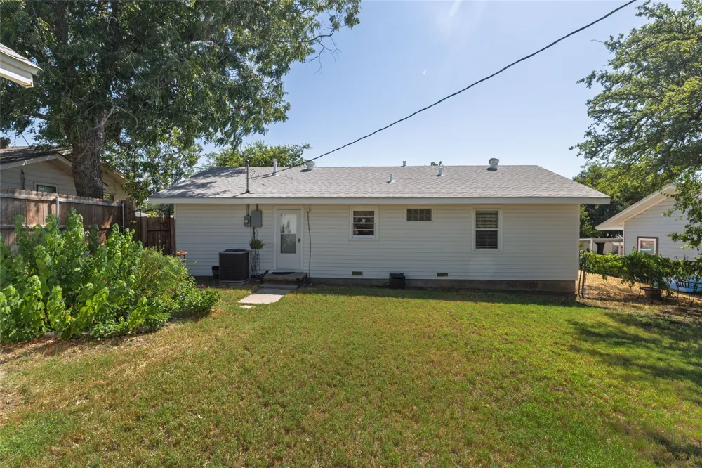 1209 Grace Street Weatherford, TX 76086