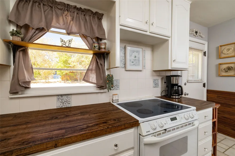 1209 Grace Street Weatherford, TX 76086