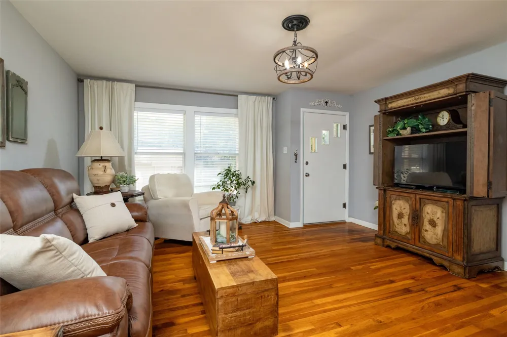 1209 Grace Street Weatherford, TX 76086