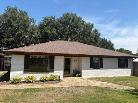 1011 Lee Road