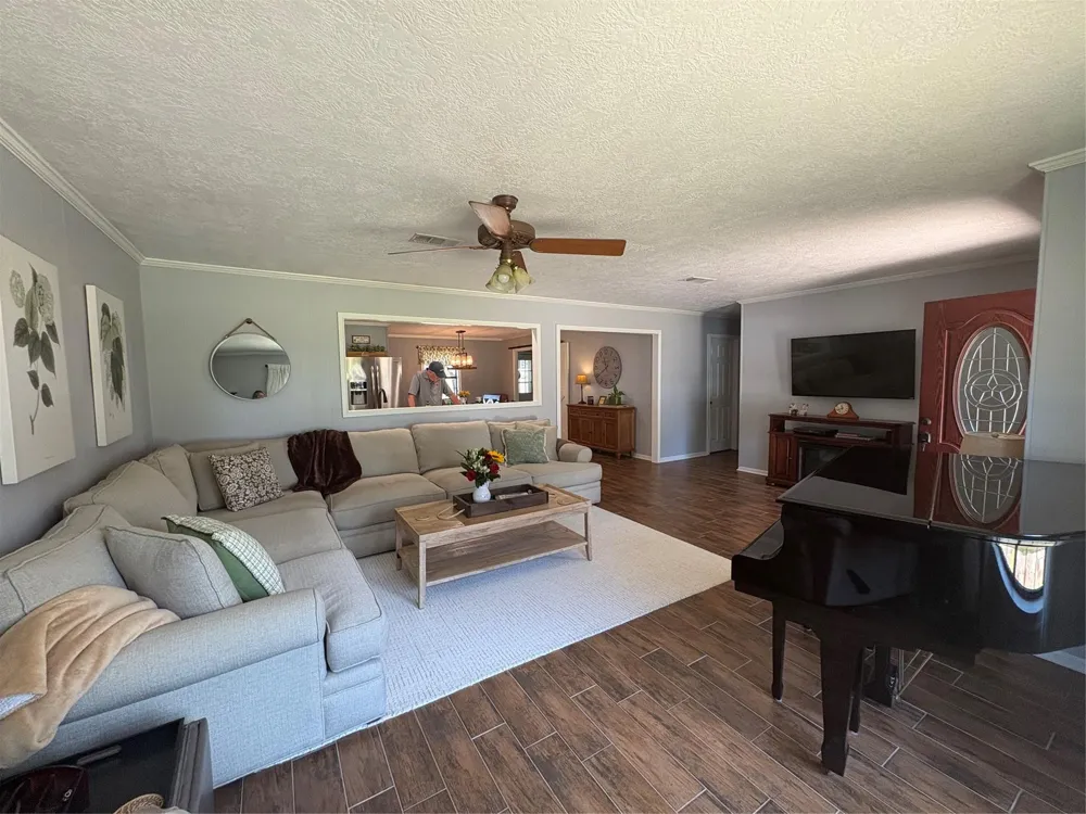 1011 Lee Road Columbus, TX 78934