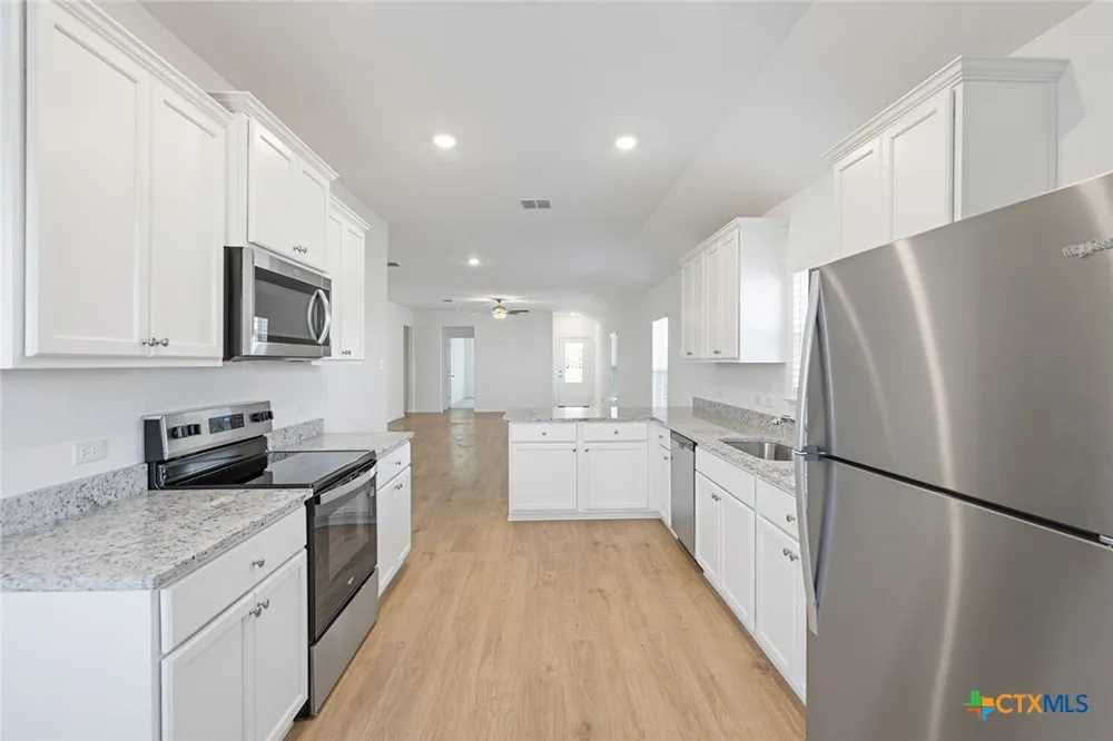 112 Paria Court Jarrell, TX 76537
