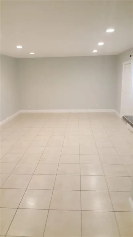 180 NE 12th Avenue #17a Hallandale Beach, FL 33009