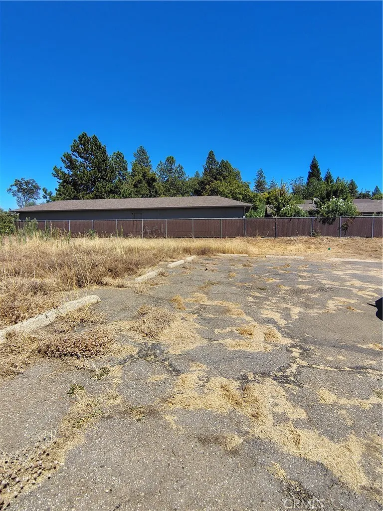 5848 James Paradise, CA 95969
