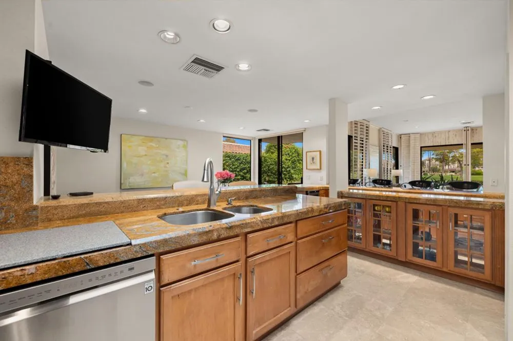 24 Columbia Drive Rancho Mirage, CA 92270