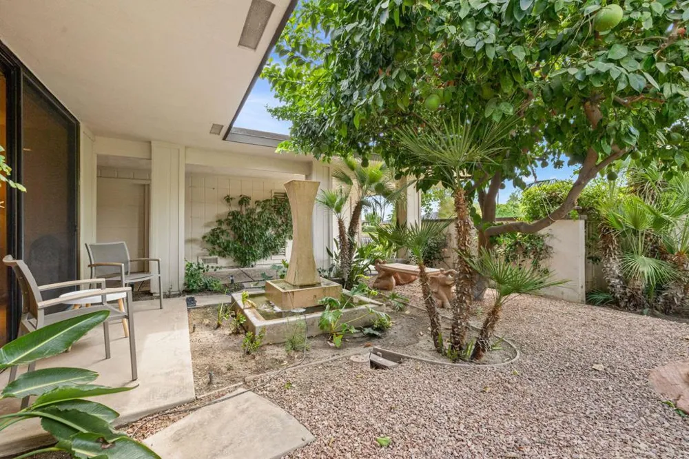 24 Columbia Drive Rancho Mirage, CA 92270