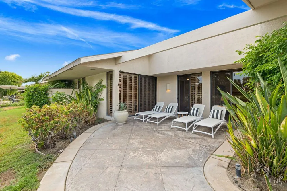 24 Columbia Drive Rancho Mirage, CA 92270