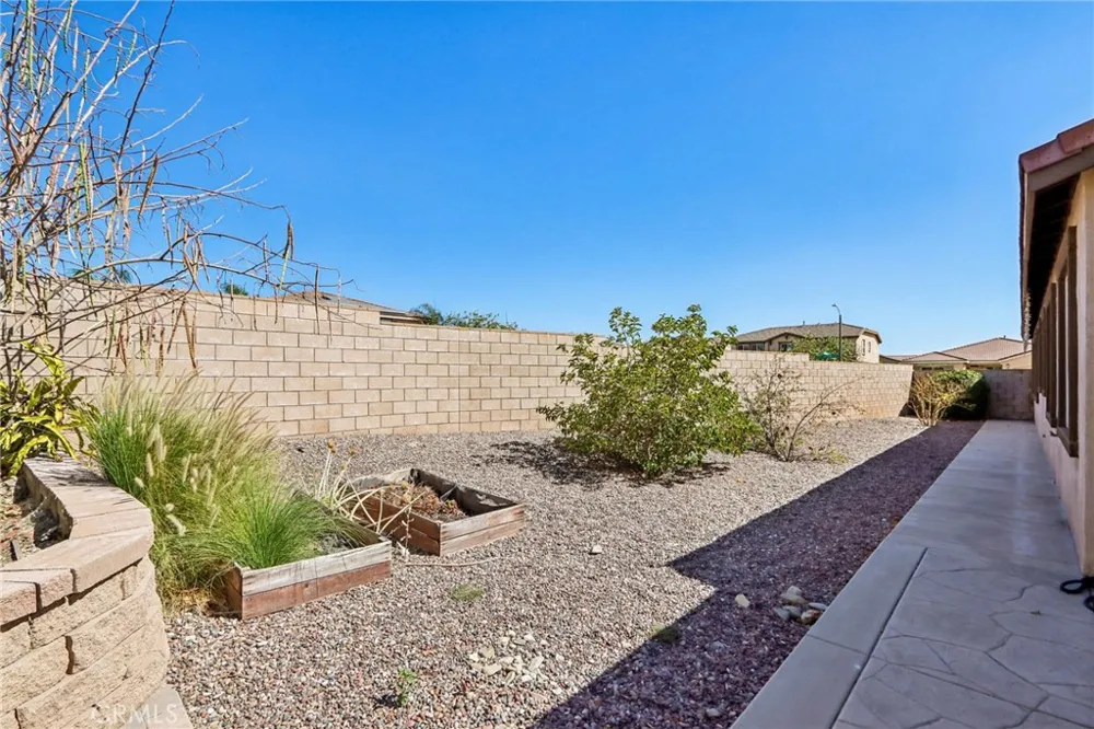 16162 St Antony Fontana, CA 92336