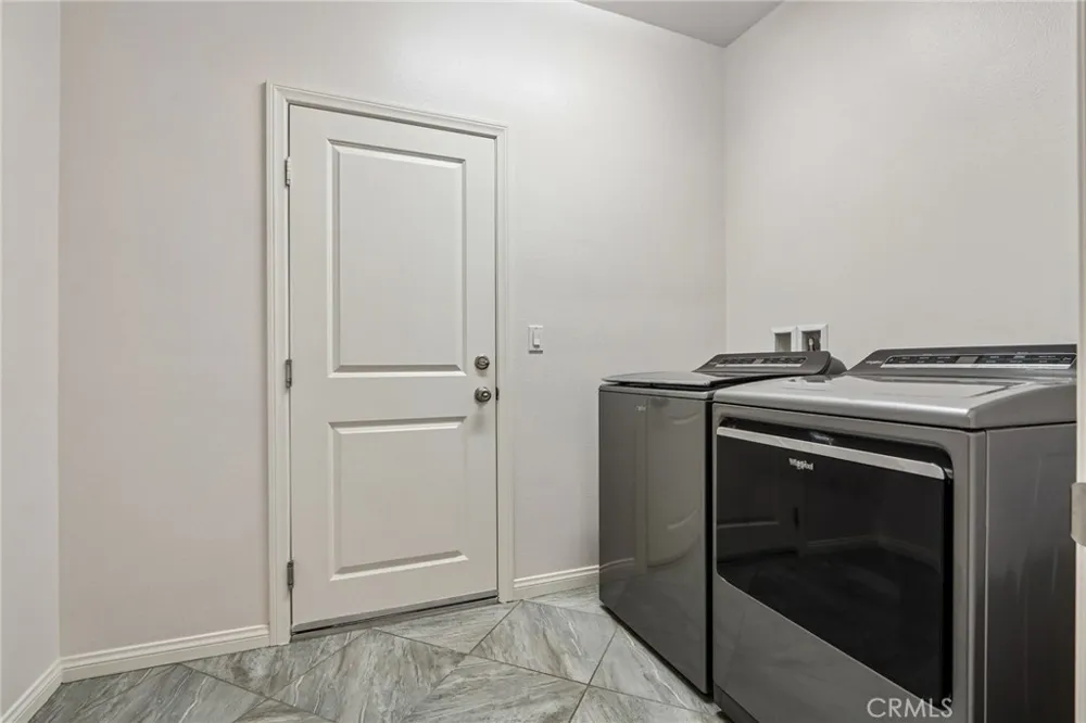 16162 St Antony Fontana, CA 92336