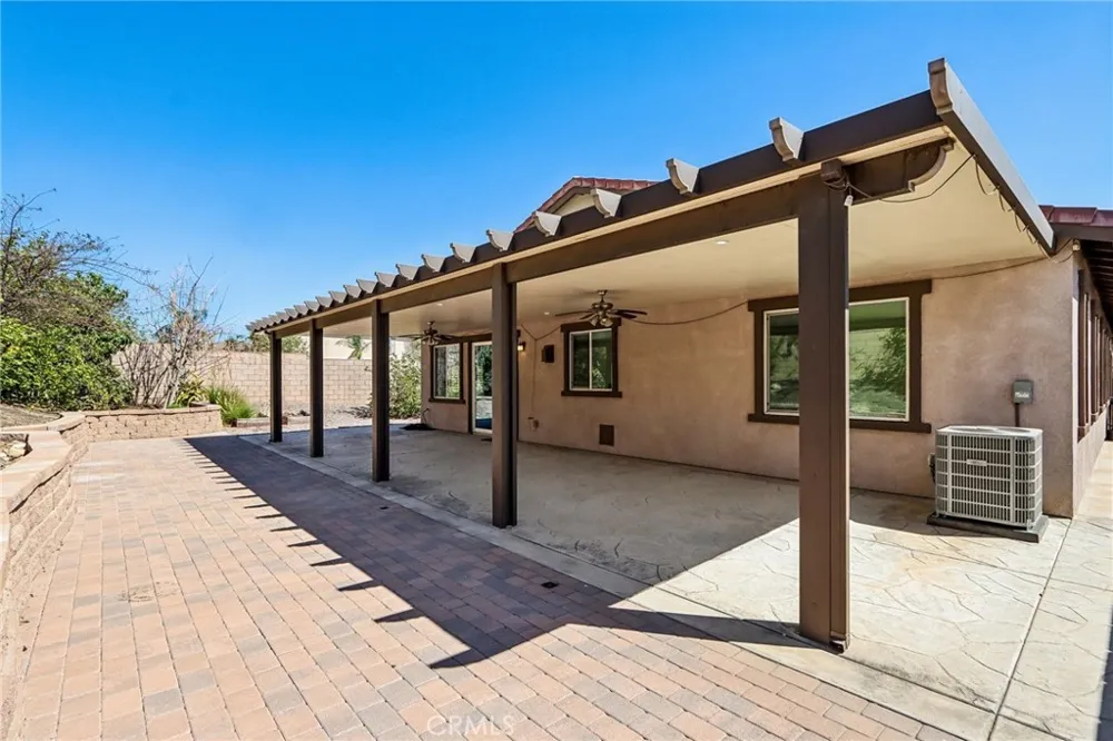16162 St Antony Fontana, CA 92336