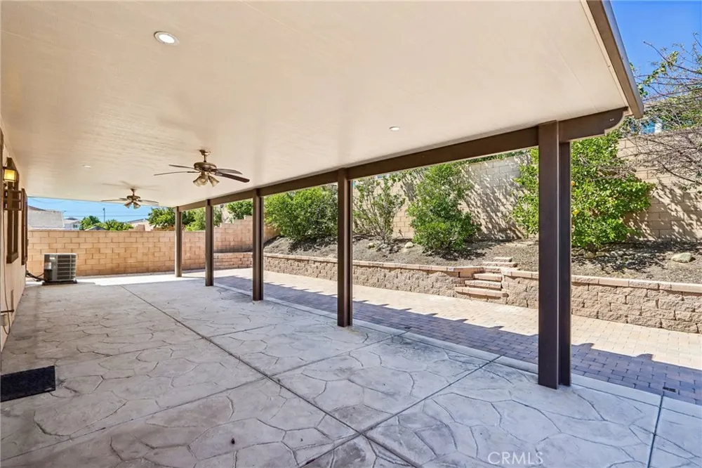 16162 St Antony Fontana, CA 92336