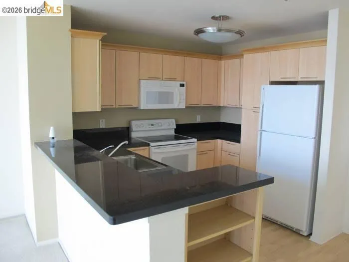 1 Lakeside Dr Oakland, CA 94612