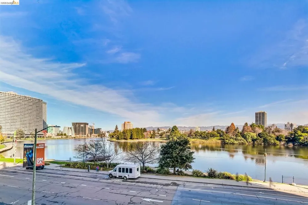 1 Lakeside Dr Oakland, CA 94612