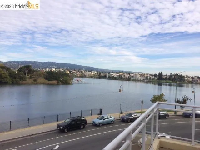 1 Lakeside Dr Oakland, CA 94612