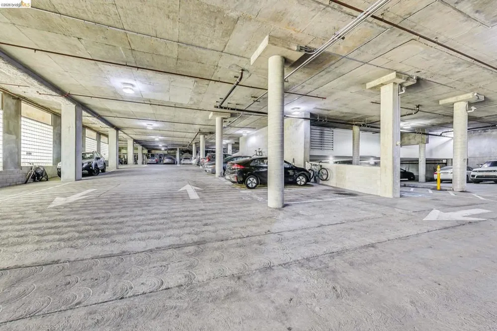1 Lakeside Dr Oakland, CA 94612