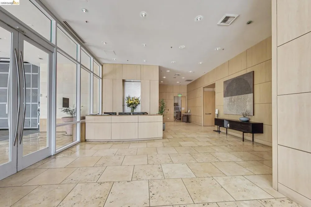 1 Lakeside Dr Oakland, CA 94612