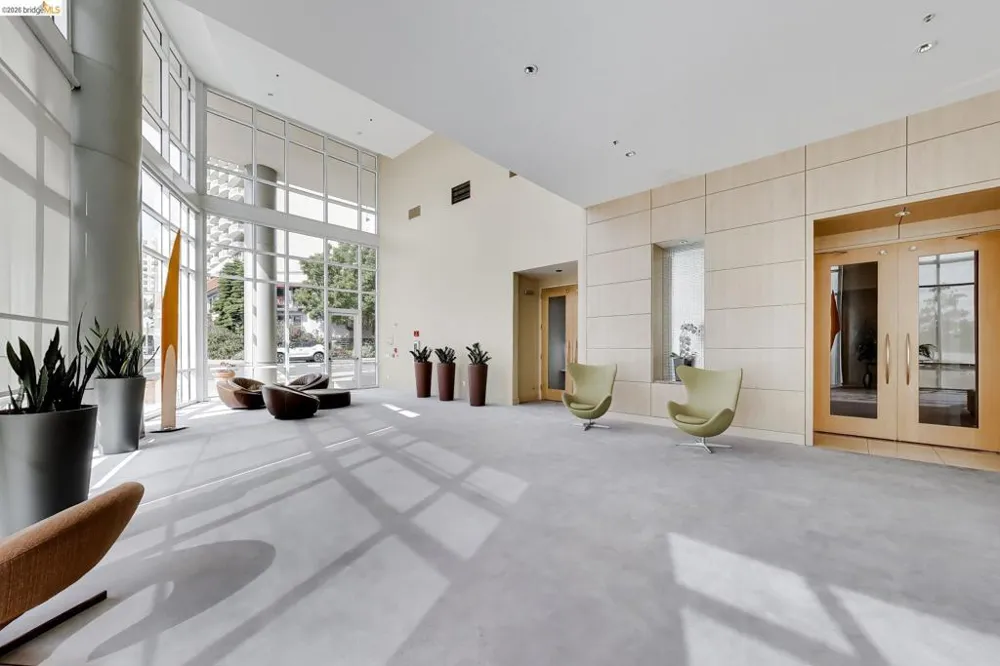 1 Lakeside Dr Oakland, CA 94612
