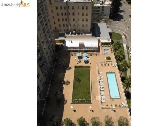 1 Lakeside Dr Oakland, CA 94612